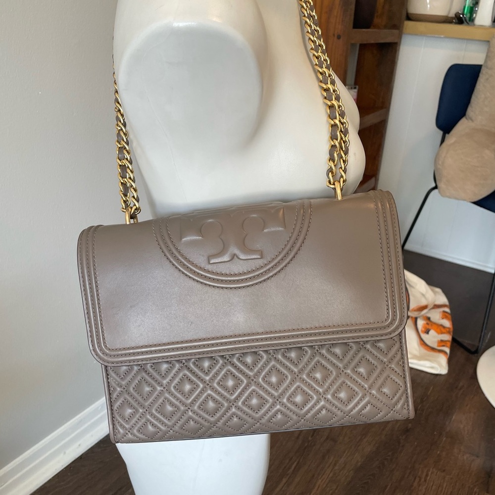 Like new Tory Burch large Fleming convertible crossbody handbag taupe brown